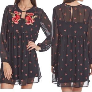 🌼 TAYLOR AND SAGE ROSE EMBELLISHED  LONG SLEEVE DRESS . SIZE-MED‎